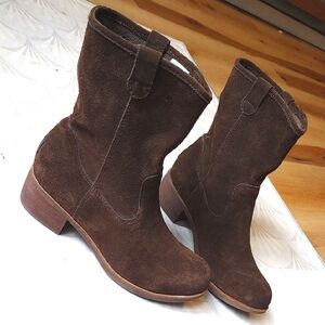 UGG Briar Brown Suede Women's Boots